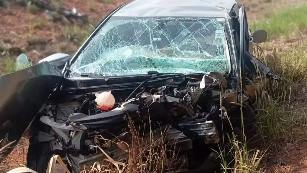 Batida frontal entre carros mata dois na BR-158 em MS