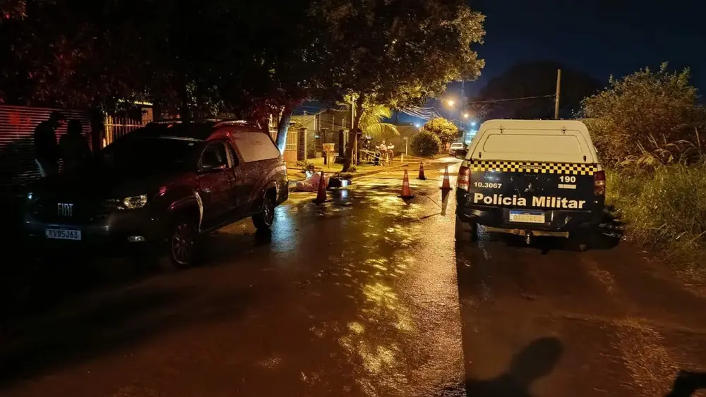 Estudante é executado a tiros ao reduzir velocidade em quebra-molas