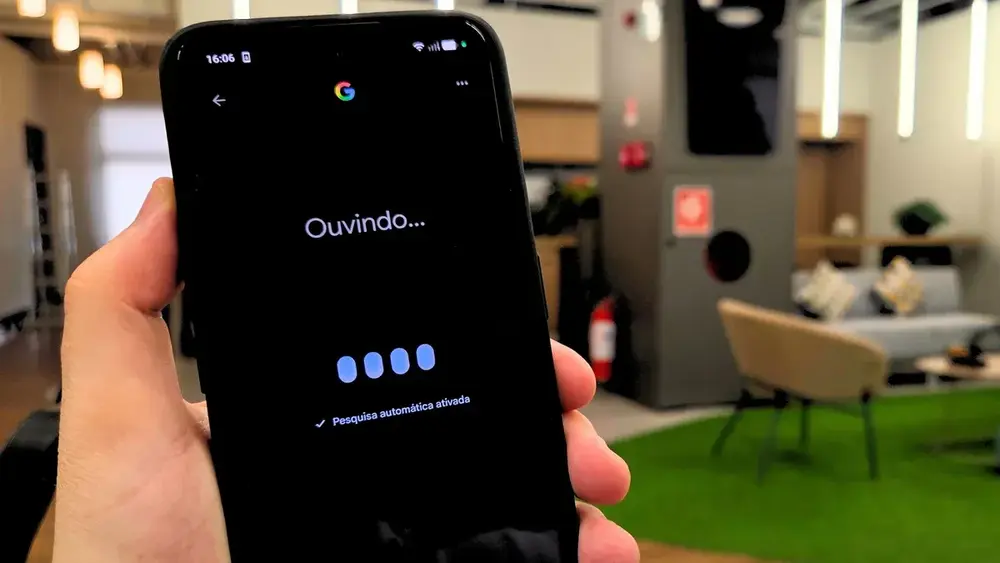 Google une busca por voz e IA em nova interface unificada