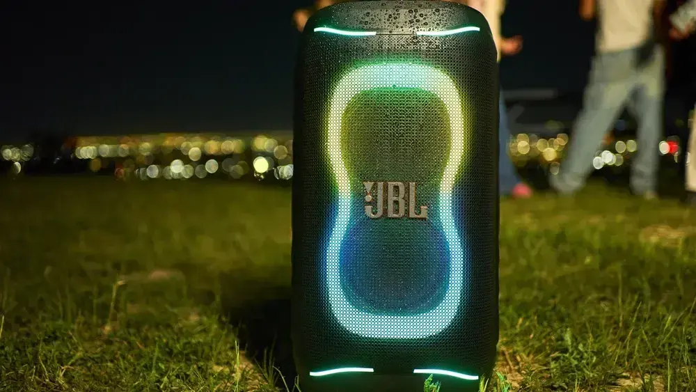 JBL PartyBox 130: bateria de 15h e som potente por R$ 2.499