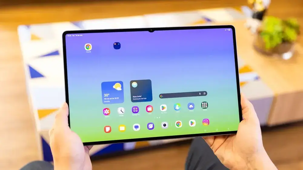 Samsung prepara tablet com câmera em furo na tela
